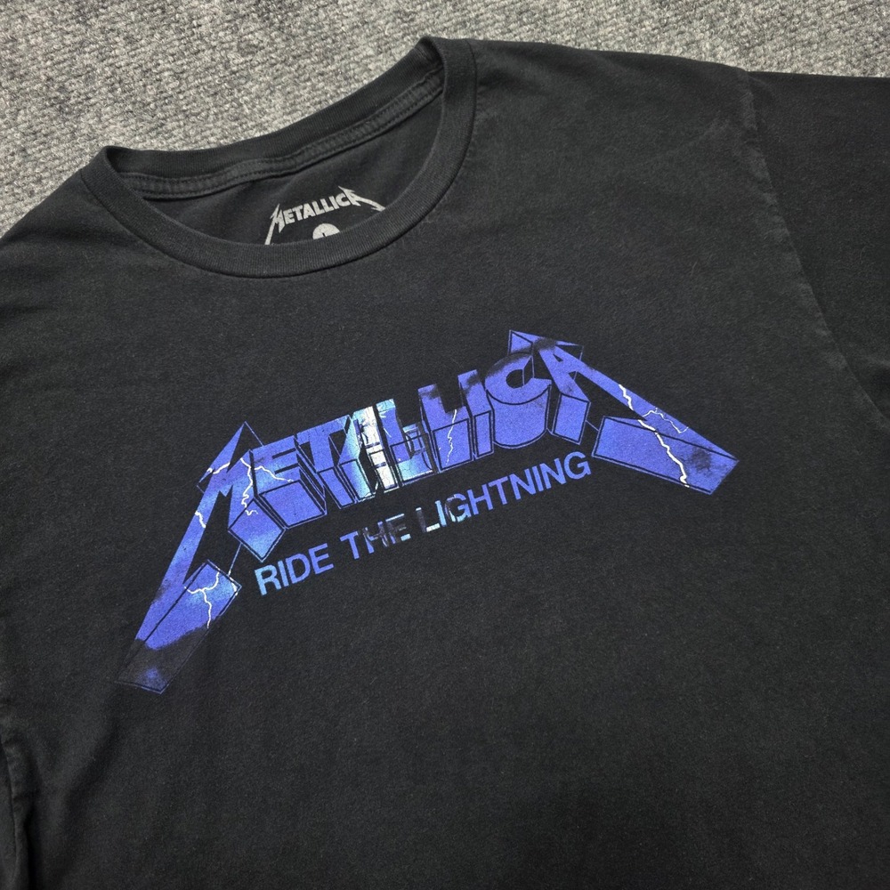 Metallica Ride the Lightning Black Graphic T-Shirt Men Large 2019 Tracklist Back
